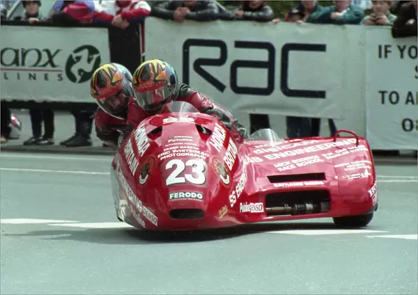 Mick Boddice jnr & Ian Simons (Windle Honda) 1998 Sidecar TT