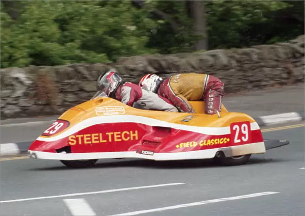Stephen Ramsden & Philip Roberts (Jacobs Yamaha) 1996 Sidecar TT
