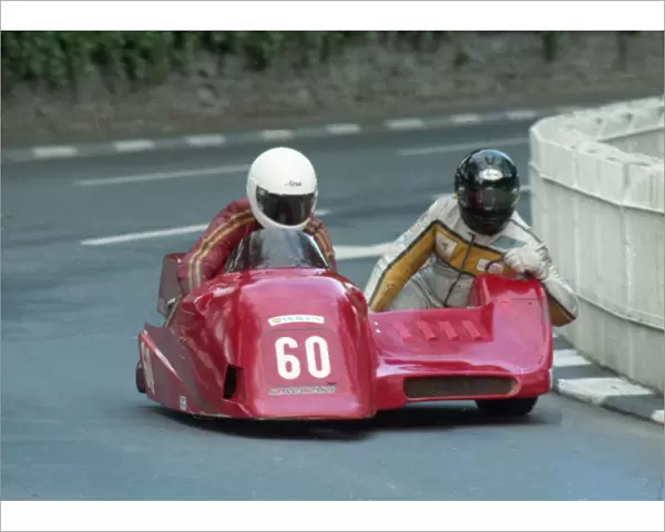 Mick Thompson & Simon Moody (Ireson Kawasaki) 1996 Sidecar TT