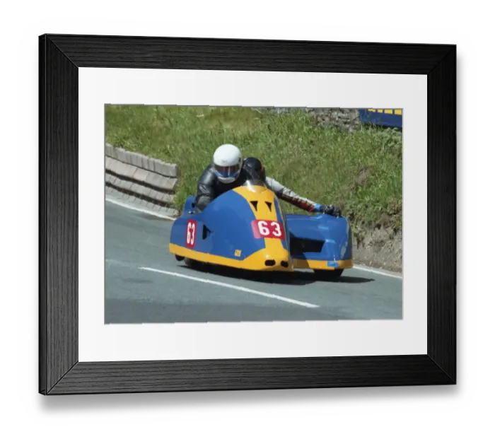 Framed Print : John Potts & Simon Bartrop (Honda) 1995 Sidecar TT Framed Print : John Potts & Simon Bartrop (Honda) 1995 Sidecar TT