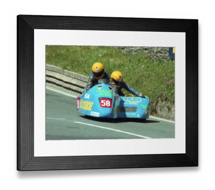 Framed Print : Jim Norbury & Norman Elcock (Jacobs Yamaha) 1995 Sidecar TT Framed Print : Jim Norbury & Norman Elcock (Jacobs Yamaha) 1995 Sidecar TT