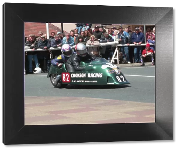 Mike Cookson & Kris Hibberd (Ireson Honda) 1995 Sidecar TT