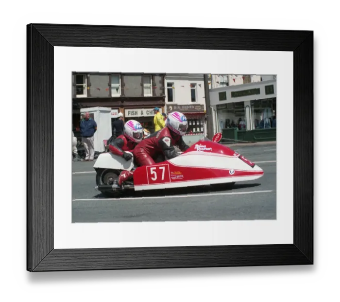 Framed Print : Brian Rostron & Ian Gemmell (Winstanley Yamaha) 1995 Sidecar TT Framed Print : Brian Rostron & Ian Gemmell (Winstanley Yamaha) 1995 Sidecar TT