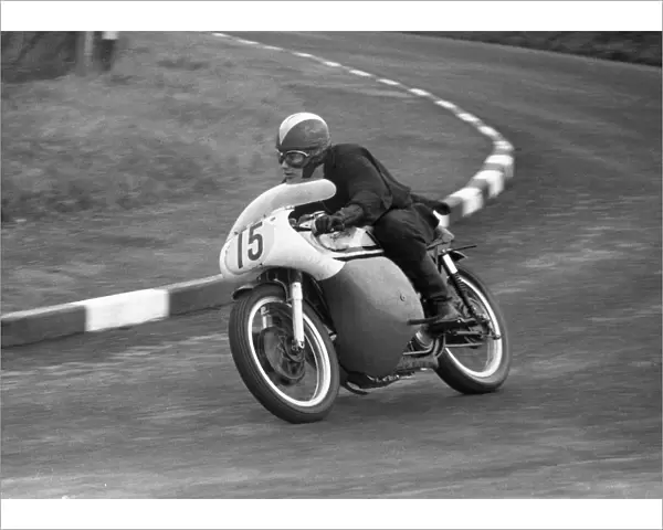 Rodney Mahon (Norton) 1963 Senior Manx Grand Prix