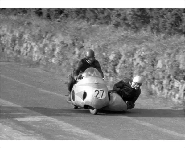 Marcel Beauvais & P Marais (Norton) 1960 Sidecar TT
