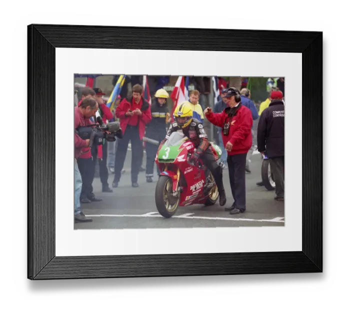 Framed Print : Joey Dunlop (Honda) 1998 Lightweight TT Framed Print : Joey Dunlop (Honda) 1998 Lightweight TT