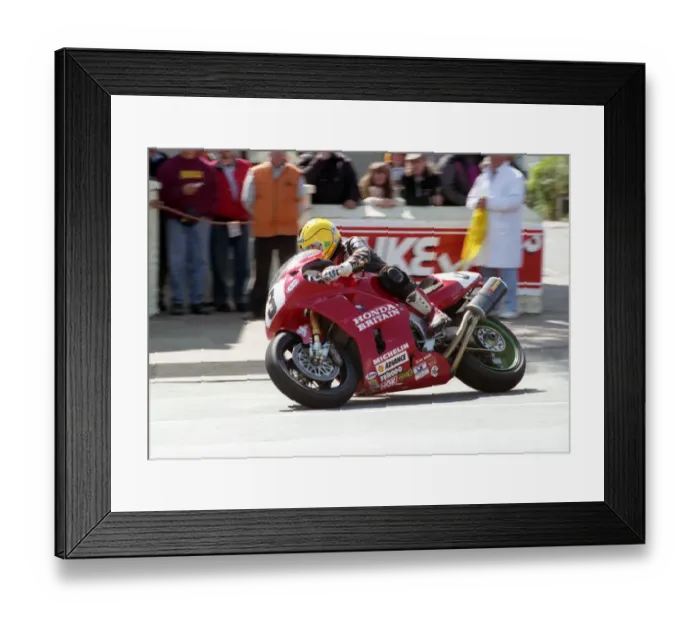 Framed Print : Joey Dunlop (Honda) 1996 Formula One TT Framed Print : Joey Dunlop (Honda) 1996 Formula One TT