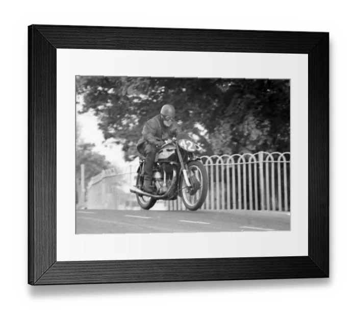 Framed Print : Phil Heath (Norton) 1950 Senior TT Framed Print : Phil Heath (Norton) 1950 Senior TT