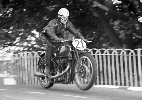 Tommy Tindle (Velocette) 1950 Junior TT