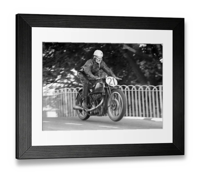 Framed Print : Tommy Tindle (Velocette) 1950 Junior TT Framed Print : Tommy Tindle (Velocette) 1950 Junior TT