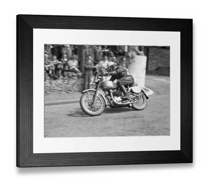 Framed Print : Jack Cannell (Triumph) 1947 Senior Clubman TT Framed Print : Jack Cannell (Triumph) 1947 Senior Clubman TT