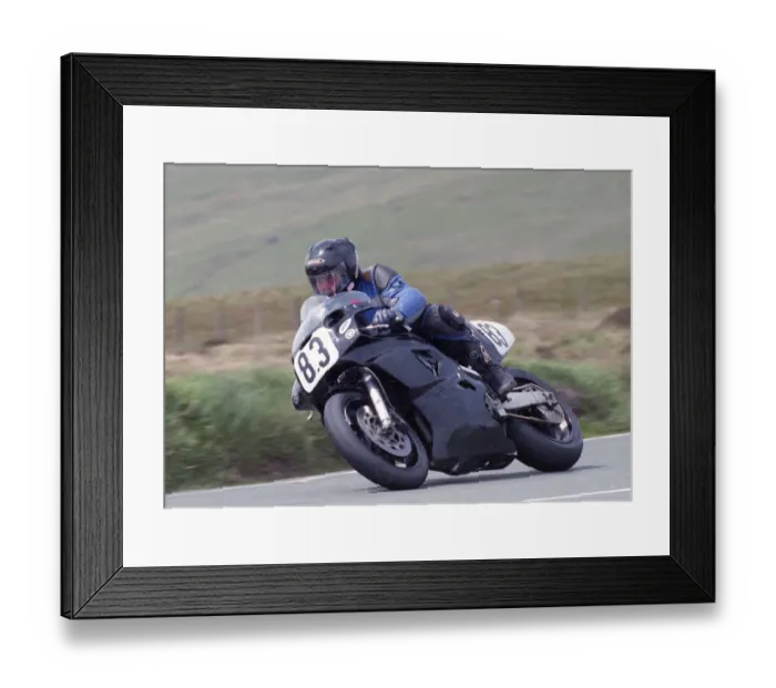 Framed Print : David Calwell (Yamaha) 2002 Formula One TT Framed Print : David Calwell (Yamaha) 2002 Formula One TT