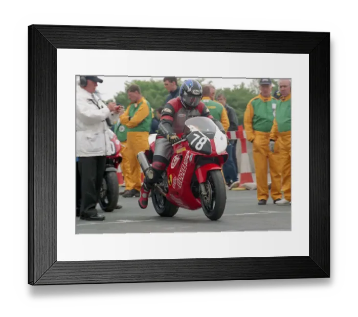 Framed Print : Herb Robinson (Honda) 2002 Production 600 TT Framed Print : Herb Robinson (Honda) 2002 Production 600 TT