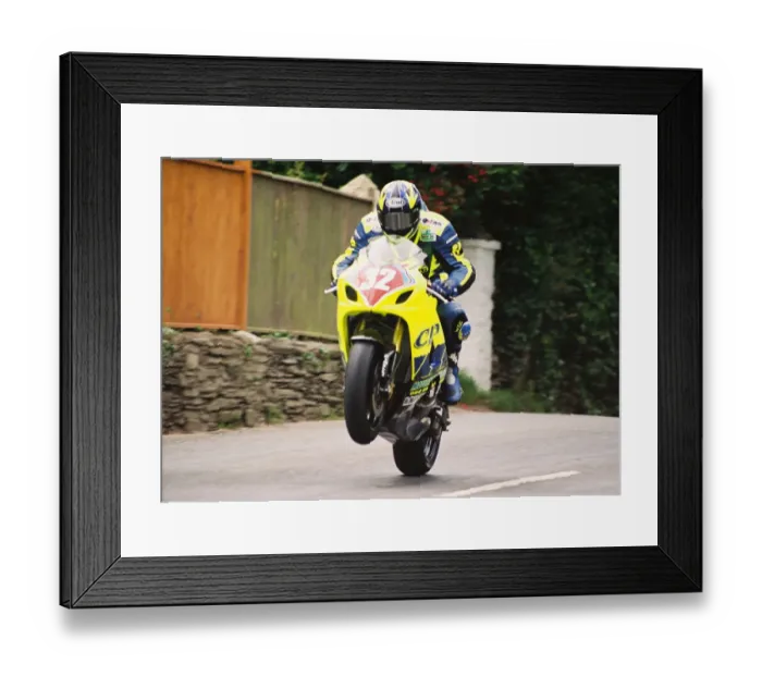 Framed Print : Jonathan Ralph (Suzuki) 2004 Production 1000 TT Framed Print : Jonathan Ralph (Suzuki) 2004 Production 1000 TT