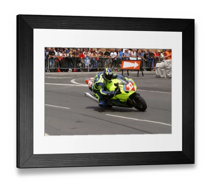Framed Print : Jonathan Ralph (Suzuki) 2004 Production 1000 TT Framed Print : Jonathan Ralph (Suzuki) 2004 Production 1000 TT