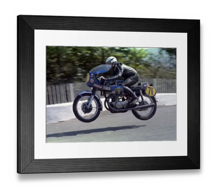 Framed Print : Graham Penny (Honda) 1972 Senior TT Framed Print : Graham Penny (Honda) 1972 Senior TT