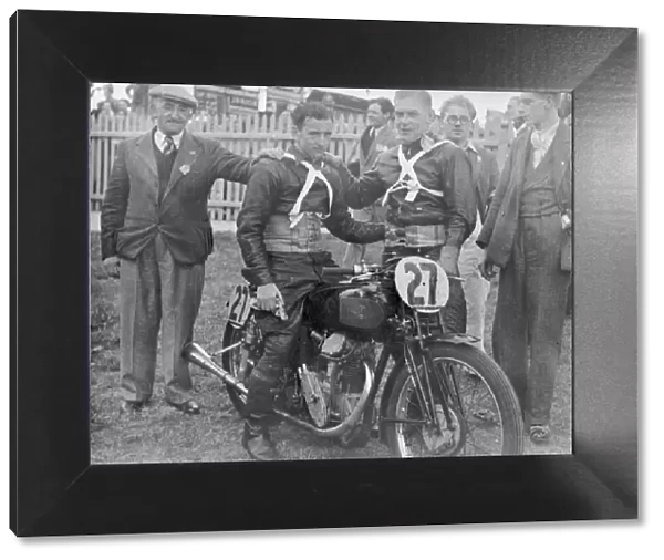 Dennis Parkinson (Excelsior) 1938 Lightweight Manx Grand Prix