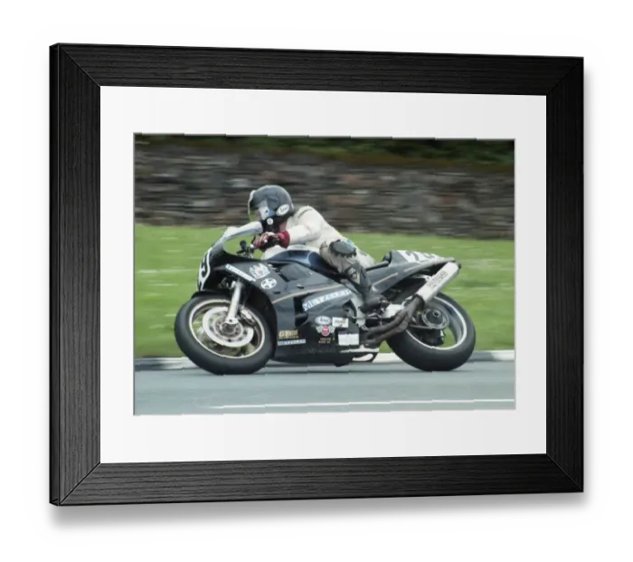 Framed Print : Alan Bennallick (Honda) 1993 Senior TT Framed Print : Alan Bennallick (Honda) 1993 Senior TT