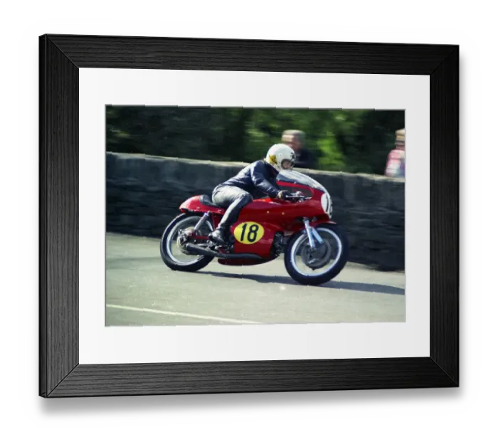 Framed Print : David Whittaker (Aermacchi) 1974 Senior Manx Grand Prix Framed Print : David Whittaker (Aermacchi) 1974 Senior Manx Grand Prix