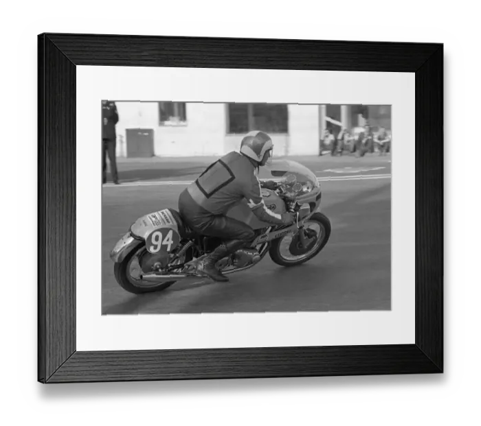 Framed Print : Derek Filler (Norton) 1975 Production TT Framed Print : Derek Filler (Norton) 1975 Production TT