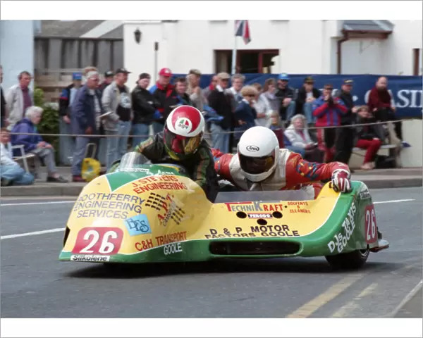 Brian Alflatt & Guy Lowe (Ireson Honda) 1995 Sidecar TT