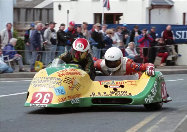 Brian Alflatt & Guy Lowe (Ireson Honda) 1995 Sidecar TT