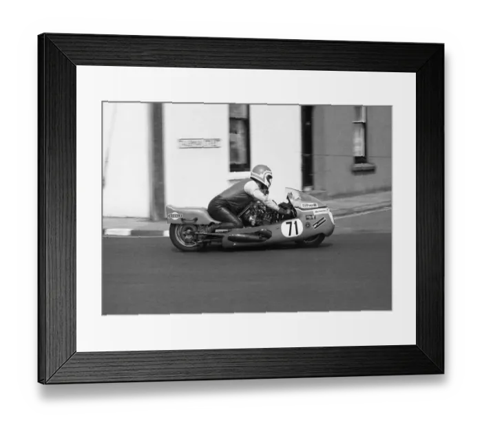 Framed Print : William Moore, Tom Houston, Yamaha, 1977 Sidecar TT