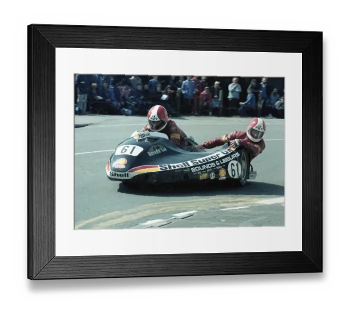 Framed Print : Adrian Shea & Tony Dwyer (Shell Yamaha) 1981 Sidecar TT Framed Print : Adrian Shea & Tony Dwyer (Shell Yamaha) 1981 Sidecar TT