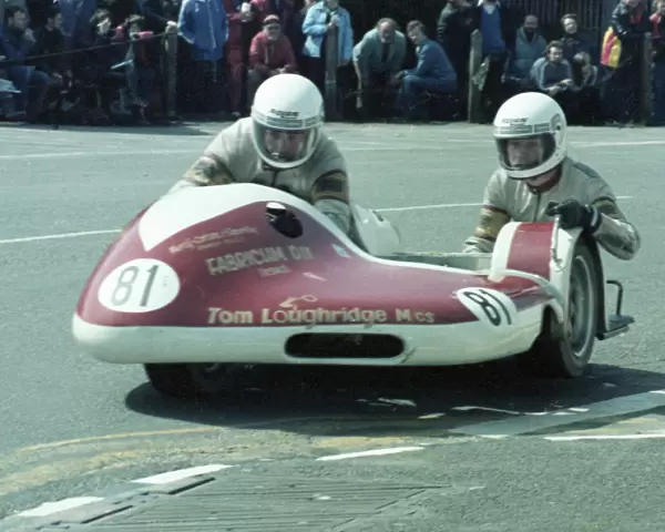 Des Founds & Jim Craig (Rumble Kawasaki) 1981 Sidecar TT