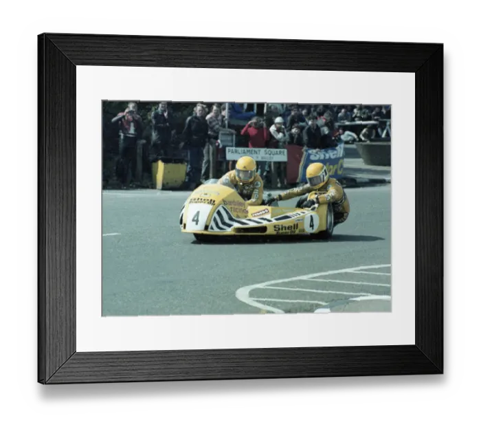 Framed Print : Dick Greasley & Stewart Atkinson (Busch Yamaha) 1981 Sidecar TT Framed Print : Dick Greasley & Stewart Atkinson (Busch Yamaha) 1981 Sidecar TT