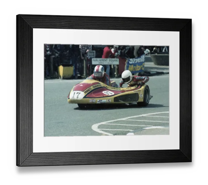 Framed Print : Dennis Bingham & Julia Bingham (Padgett Yamaha) 1981 Sidecar TT Framed Print : Dennis Bingham & Julia Bingham (Padgett Yamaha) 1981 Sidecar TT