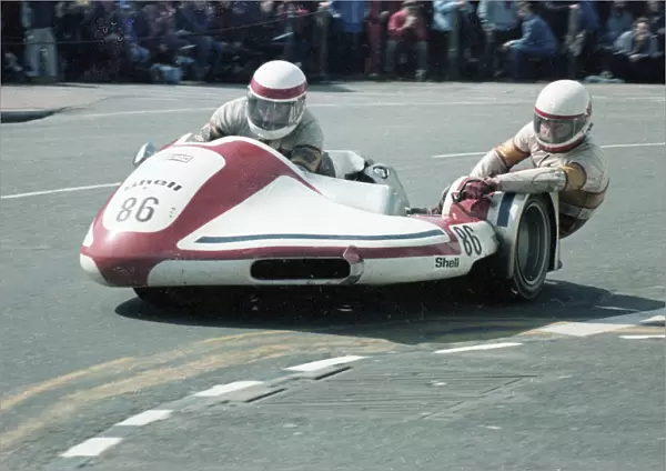 Colin Hopper & Keith Newman (Sparton Phoenix) 1981 Sidecar TT