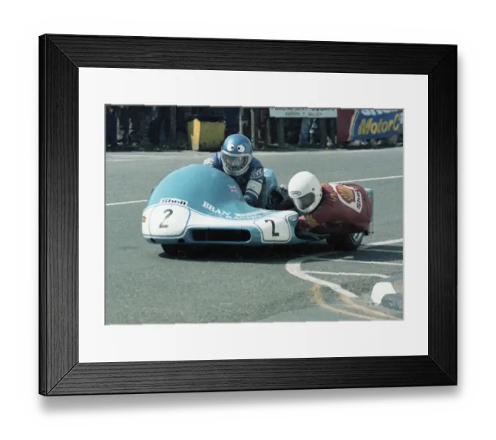 Framed Print : Nigel Rollason & Don Wiliams (Sparton Phoenix) 1981 Sidecar TT