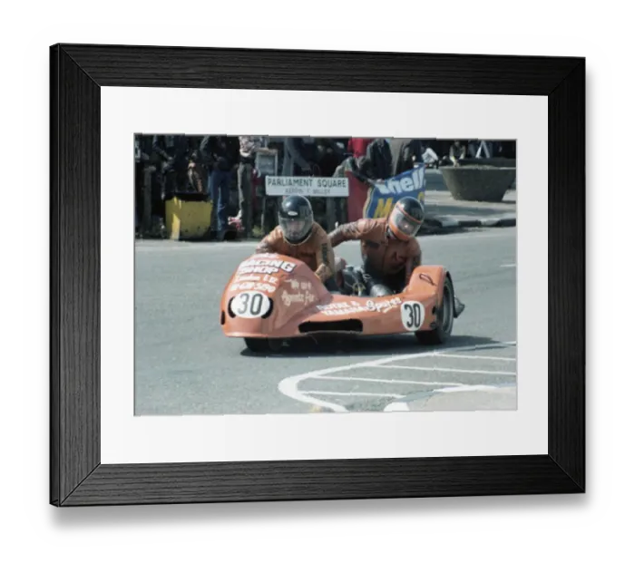 Framed Print : Brian Offen & Ian Watson (Yamaha) 1981 Sidecar TT Framed Print : Brian Offen & Ian Watson (Yamaha) 1981 Sidecar TT