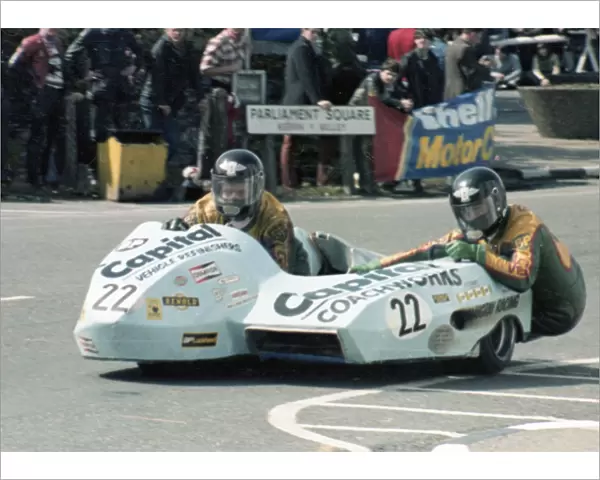 Alan May & Micky Gray (Yamaha) 1981 Sidecar TT