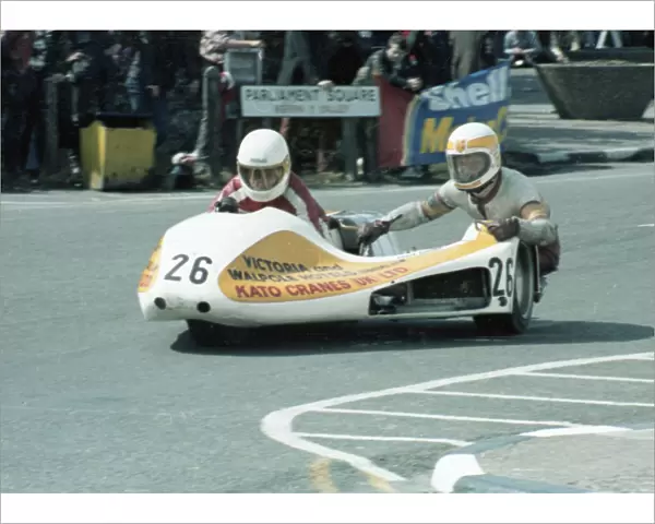 Mick Burcombe & Derek Rumble jnr (Yamaha) 1981 Sidecar TT