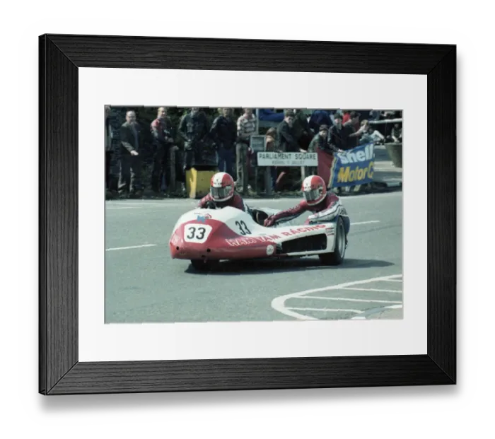 Framed Print : Steve Abbott & Shaun Smith (Ham-Yam) 1981 Sidecar TT Framed Print : Steve Abbott & Shaun Smith (Ham-Yam) 1981 Sidecar TT