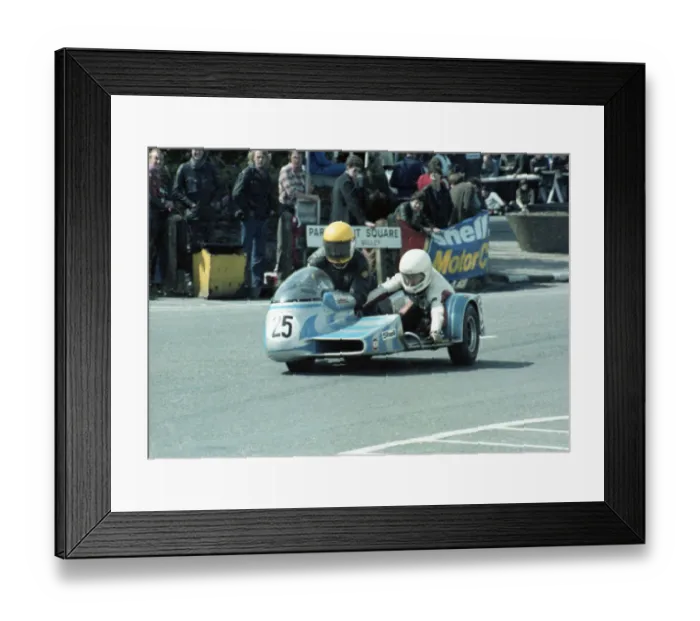 Framed Print : Barrie Moran & Ron Hardy (Konig) 1981 Sidecar TT Framed Print : Barrie Moran & Ron Hardy (Konig) 1981 Sidecar TT