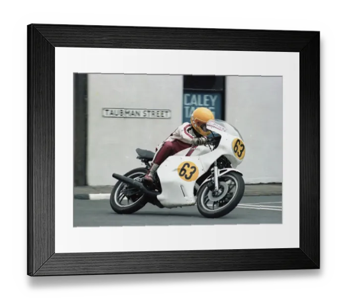 Framed Print : Kwong King Wong (Yamaha) 1981 Senior TT Framed Print : Kwong King Wong (Yamaha) 1981 Senior TT