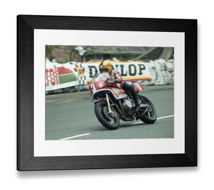 Framed Print : Joey Dunlop (Honda) 1981 Formula One TT