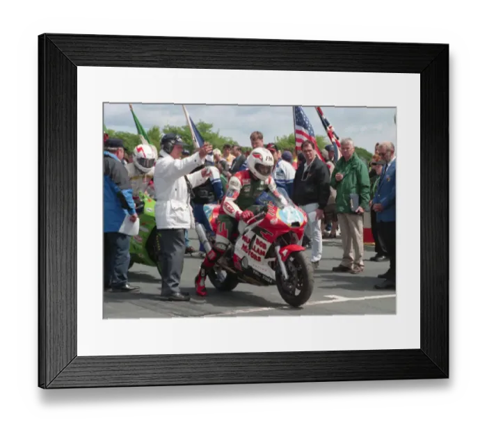 Framed Print : Owen McNally (Yamaha) 1999 Junior TT Framed Print : Owen McNally (Yamaha) 1999 Junior TT