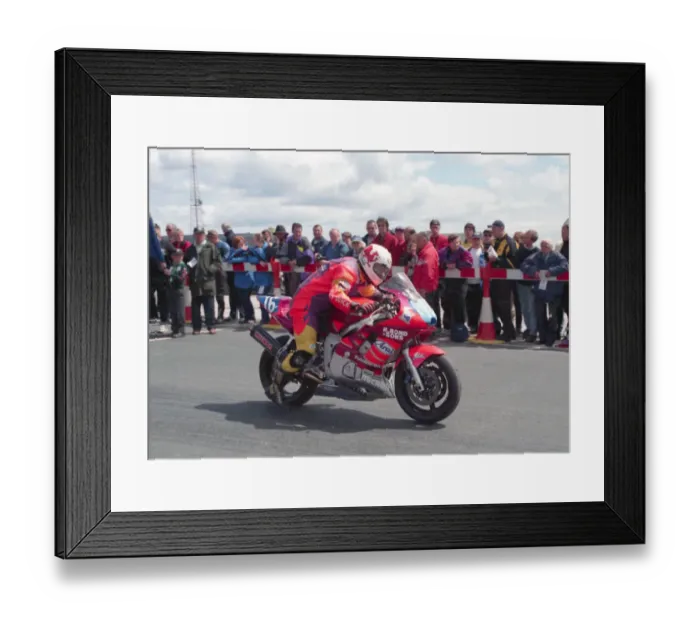 Framed Print : Nigel Davies (Yamaha) 1999 Junior TT Framed Print : Nigel Davies (Yamaha) 1999 Junior TT