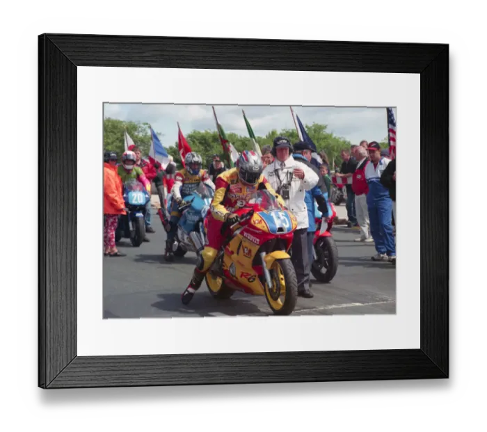 Framed Print : David Jefferies (V&M Yamaha) 1999 Junior TT Framed Print : David Jefferies (V&M Yamaha) 1999 Junior TT