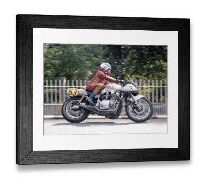 Framed Print : Geoff Martin (Suzuki) 1983 Senior Manx Grand Prix Framed Print : Geoff Martin (Suzuki) 1983 Senior Manx Grand Prix