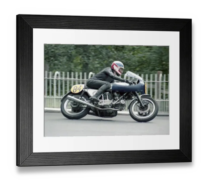 Framed Print : David Smith (Ducati) 1983 Senior Manx Grand Prix Framed Print : David Smith (Ducati) 1983 Senior Manx Grand Prix