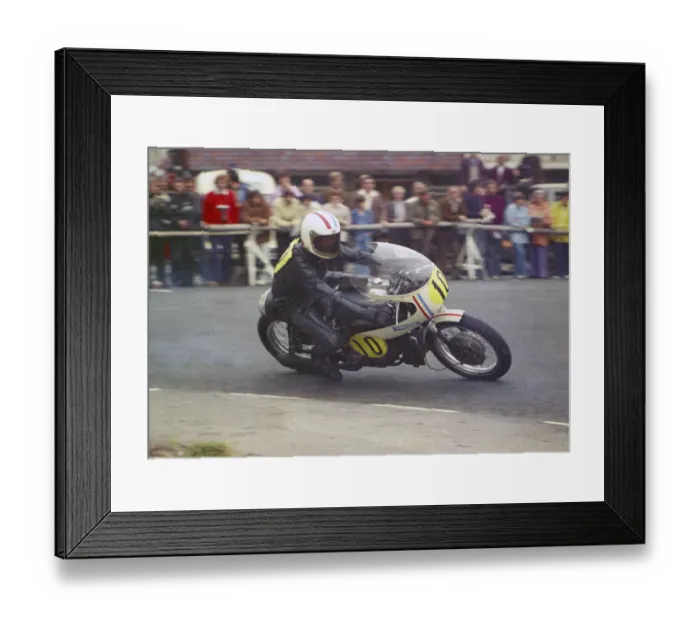 Framed Print : John Daly (Triumph) 1976 Senior Classic Manx Grand Prix Framed Print : John Daly (Triumph) 1976 Senior Classic Manx Grand Prix
