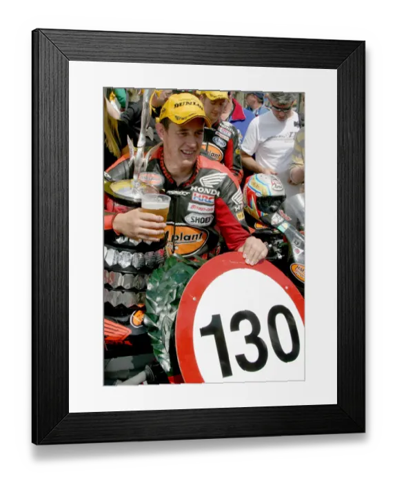 Framed Print : John McGuinness (Honda) 2007 Senior TT Framed Print : John McGuinness (Honda) 2007 Senior TT