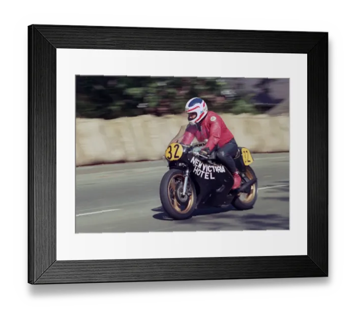 Framed Print : Russ Evans (Yamaha) 1987 Senior Manx Grand Prtix Framed Print : Russ Evans (Yamaha) 1987 Senior Manx Grand Prtix