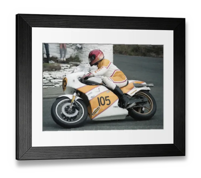 Framed Print : Steve Richardson (Suzuki) 1984 Senior Manx Grand Prix Framed Print : Steve Richardson (Suzuki) 1984 Senior Manx Grand Prix