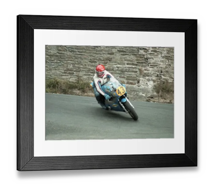 Framed Print : Alan Potter (PEM Suzuki) 1986 Senior Manx Grand Prix Framed Print : Alan Potter (PEM Suzuki) 1986 Senior Manx Grand Prix